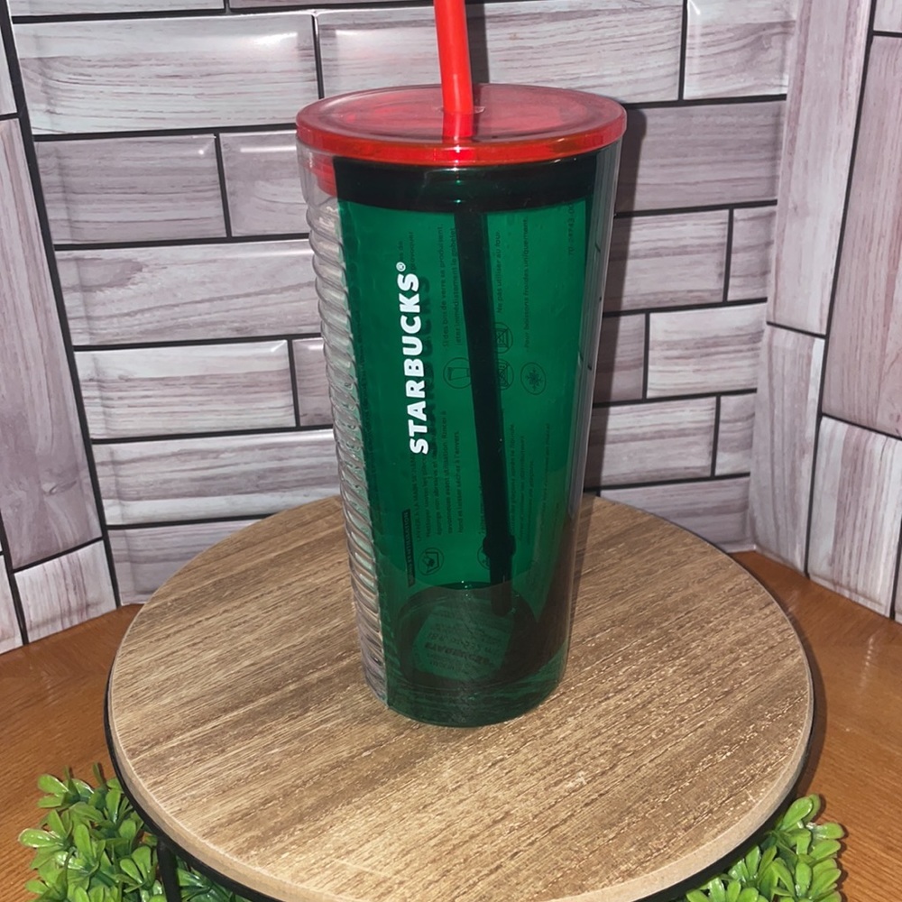 Starbucks Holiday 2021 Christmas Winter 18 oz Green Clear Tumbler Cup with straw